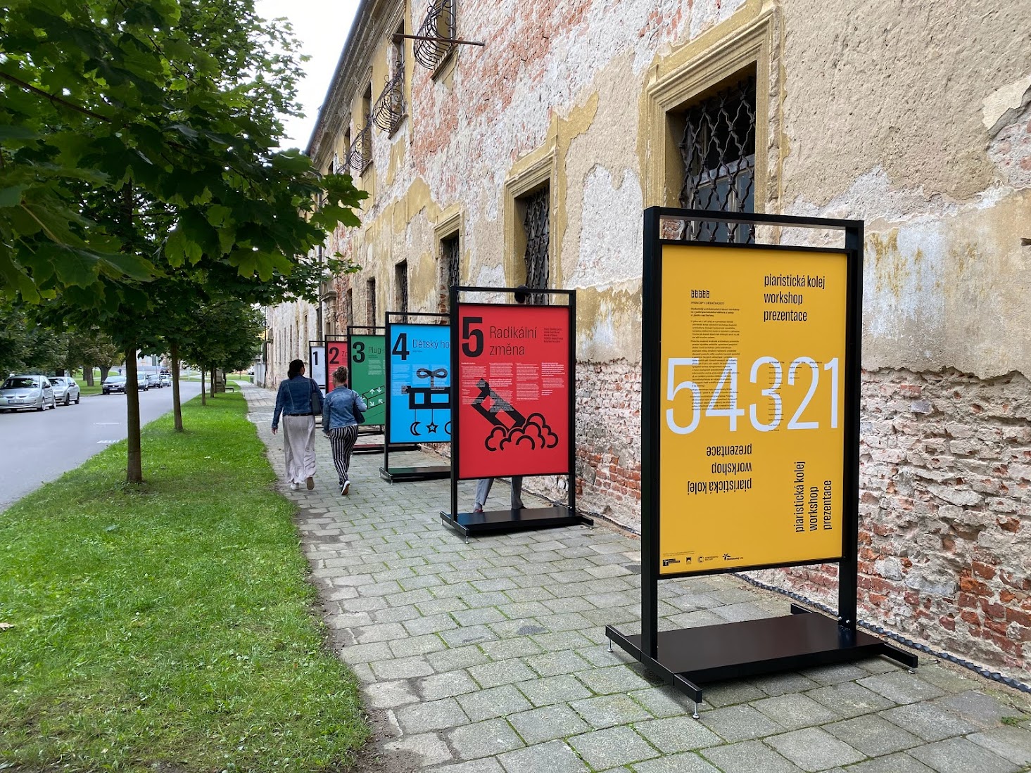 Exhibition of projects in front of the premises of the Piarisktice College Exhibition of projects in front of the premises of the Piarisktice College